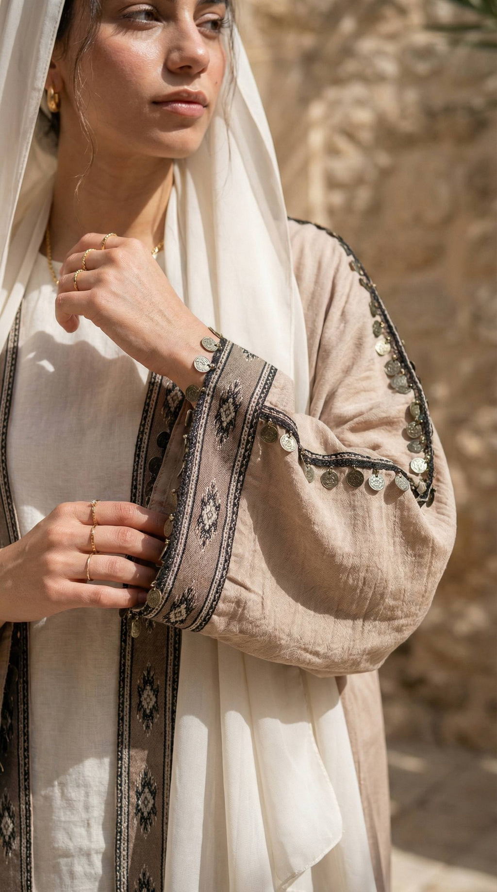 عباية كتان أنيقة