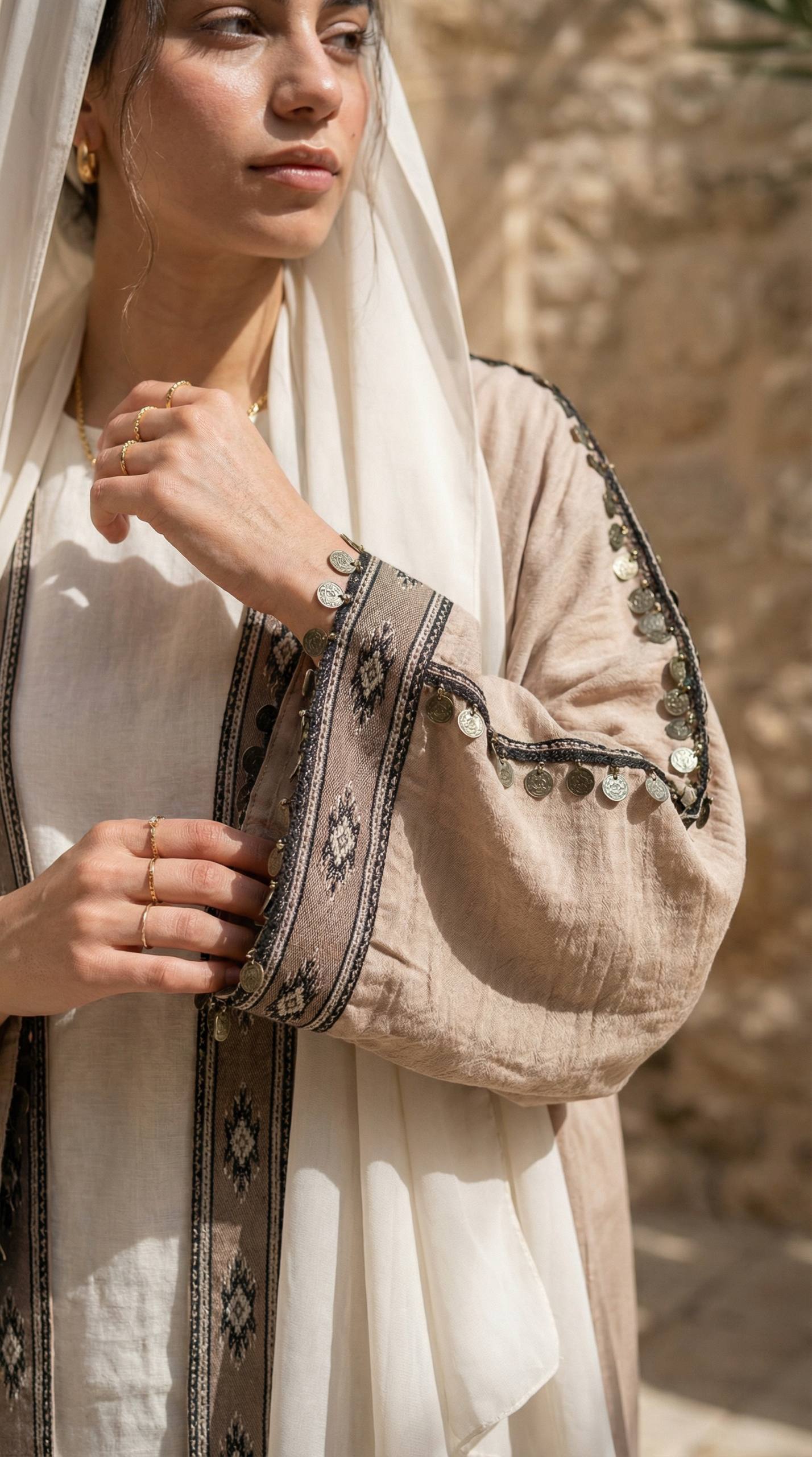 عباية كتان أنيقة